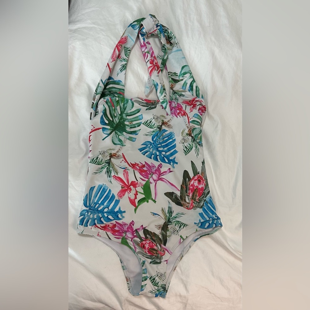 ONE PIECE BATHING SUIT